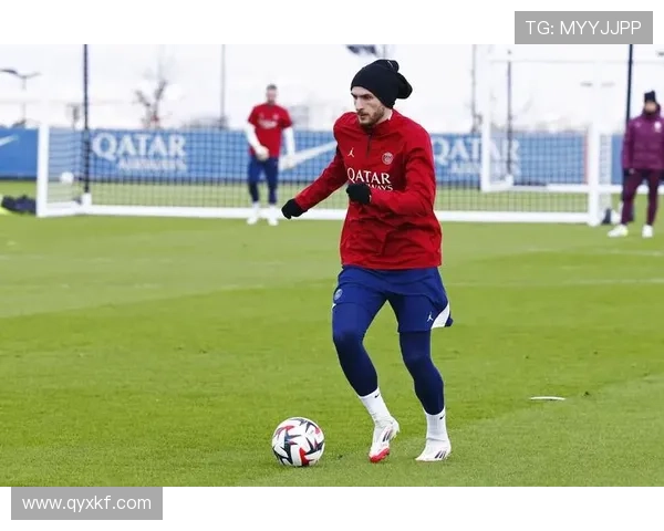 克瓦拉茨赫利亚加盟巴黎新赛季披上7号战袍助力球队征战