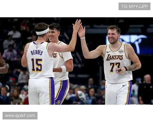 东契奇湖人首季已达17场3055追平浓眉仅用35场表现惊艳